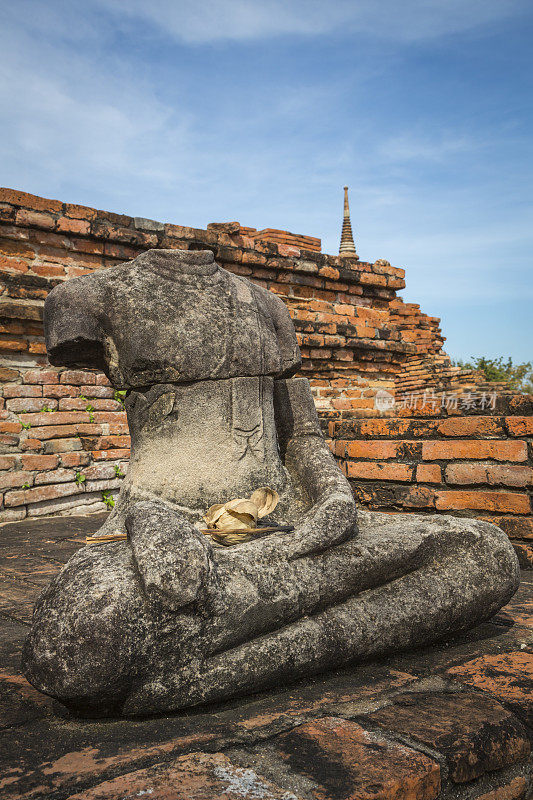 在古老的著名寺庙，Wat Yai Chaimongkol，在泰国